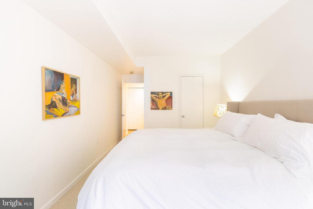 1045 31ST STREET NW Unit: 21