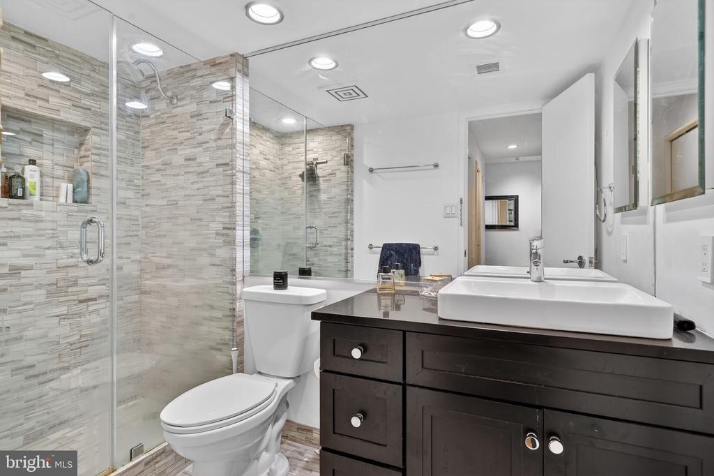 1045 31ST STREET NW Unit: 21