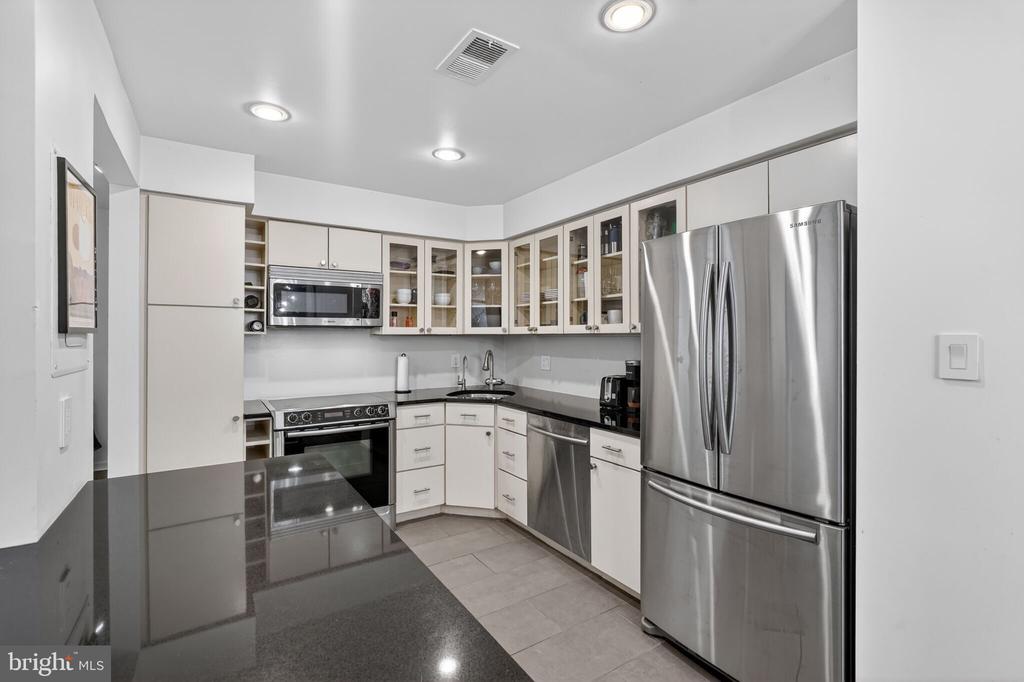 1045 31ST STREET NW Unit: 21