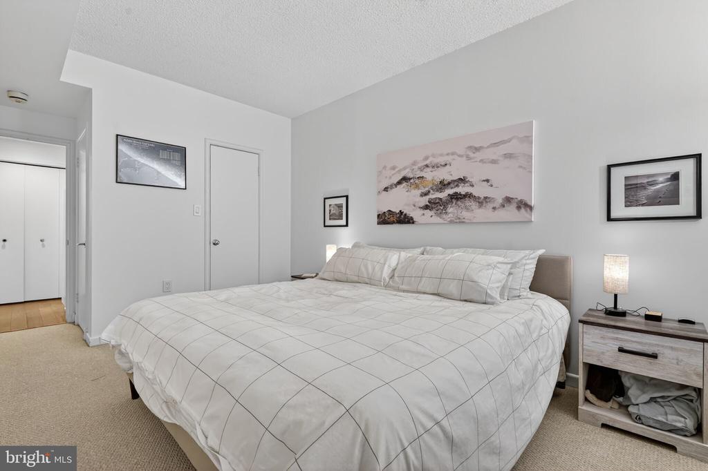 1045 31ST STREET NW Unit: 21