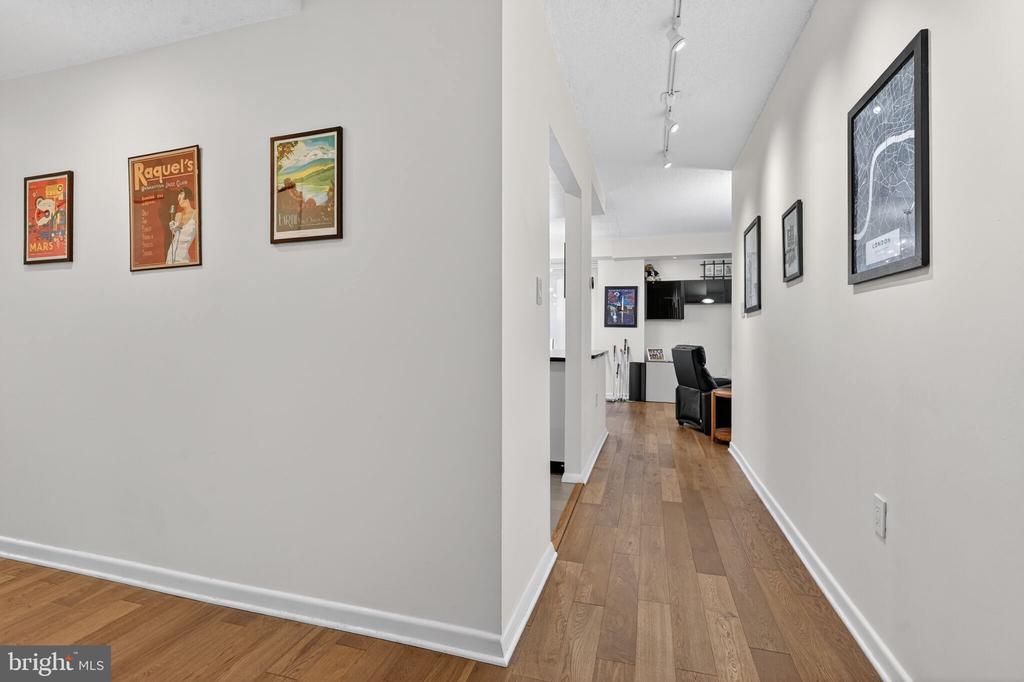 1045 31ST STREET NW Unit: 21