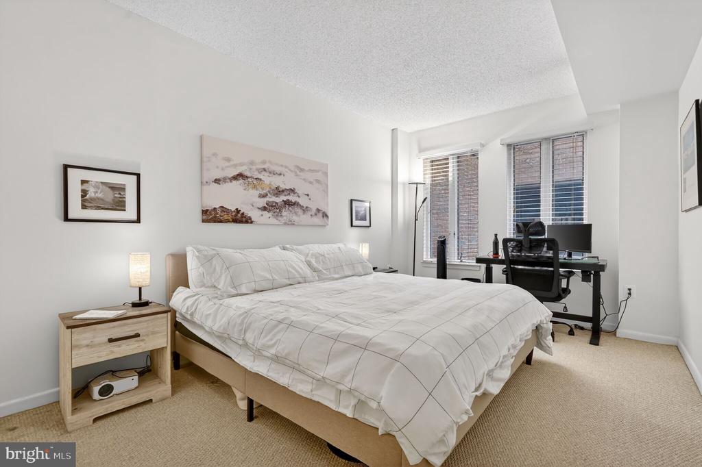 1045 31ST STREET NW Unit: 21