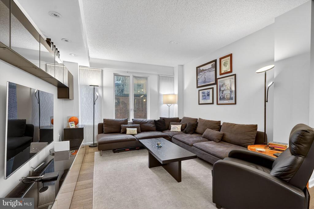1045 31ST STREET NW Unit: 21
