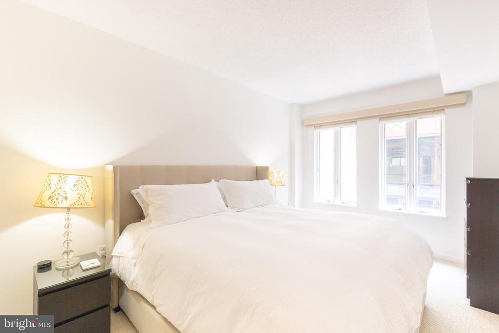 1045 31ST STREET NW Unit: 21
