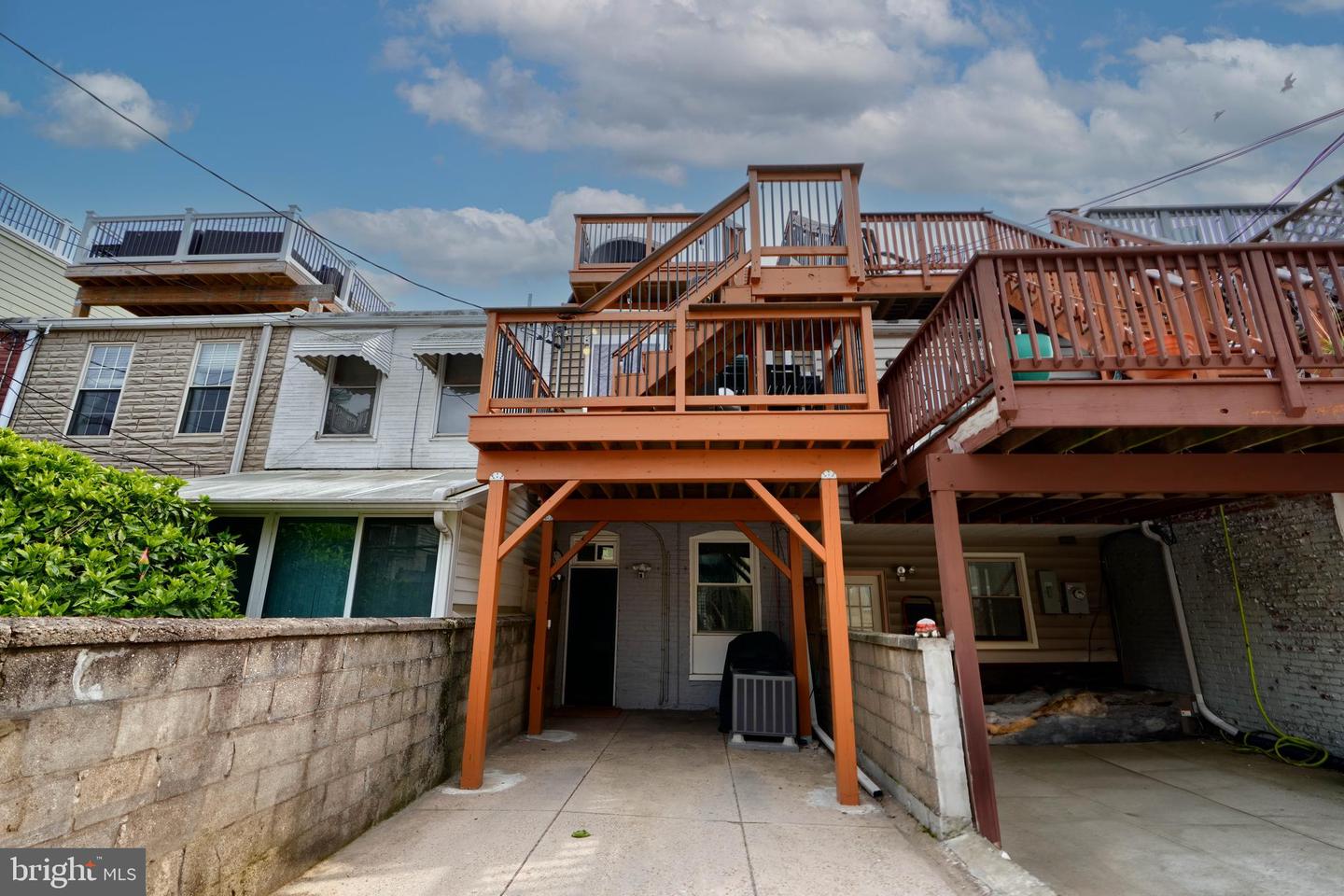 3406 Fait Ave