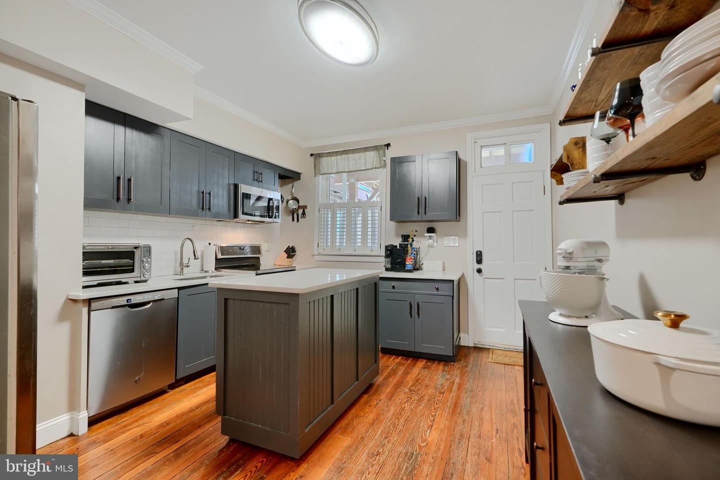 3406 Fait Ave