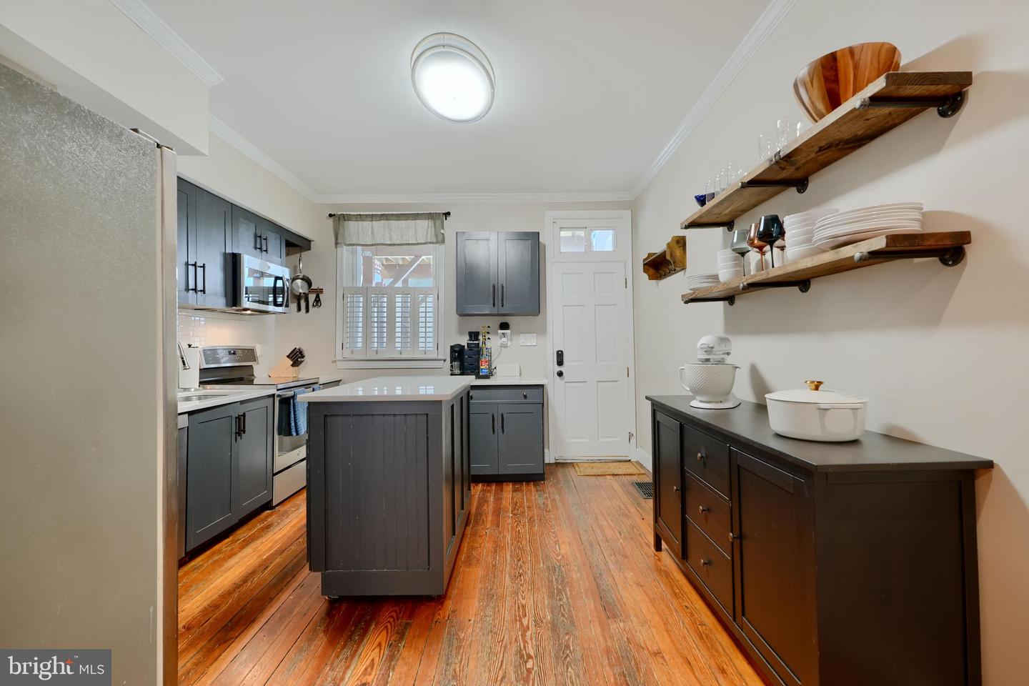 3406 Fait Ave