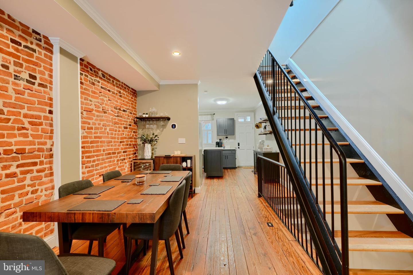3406 Fait Ave