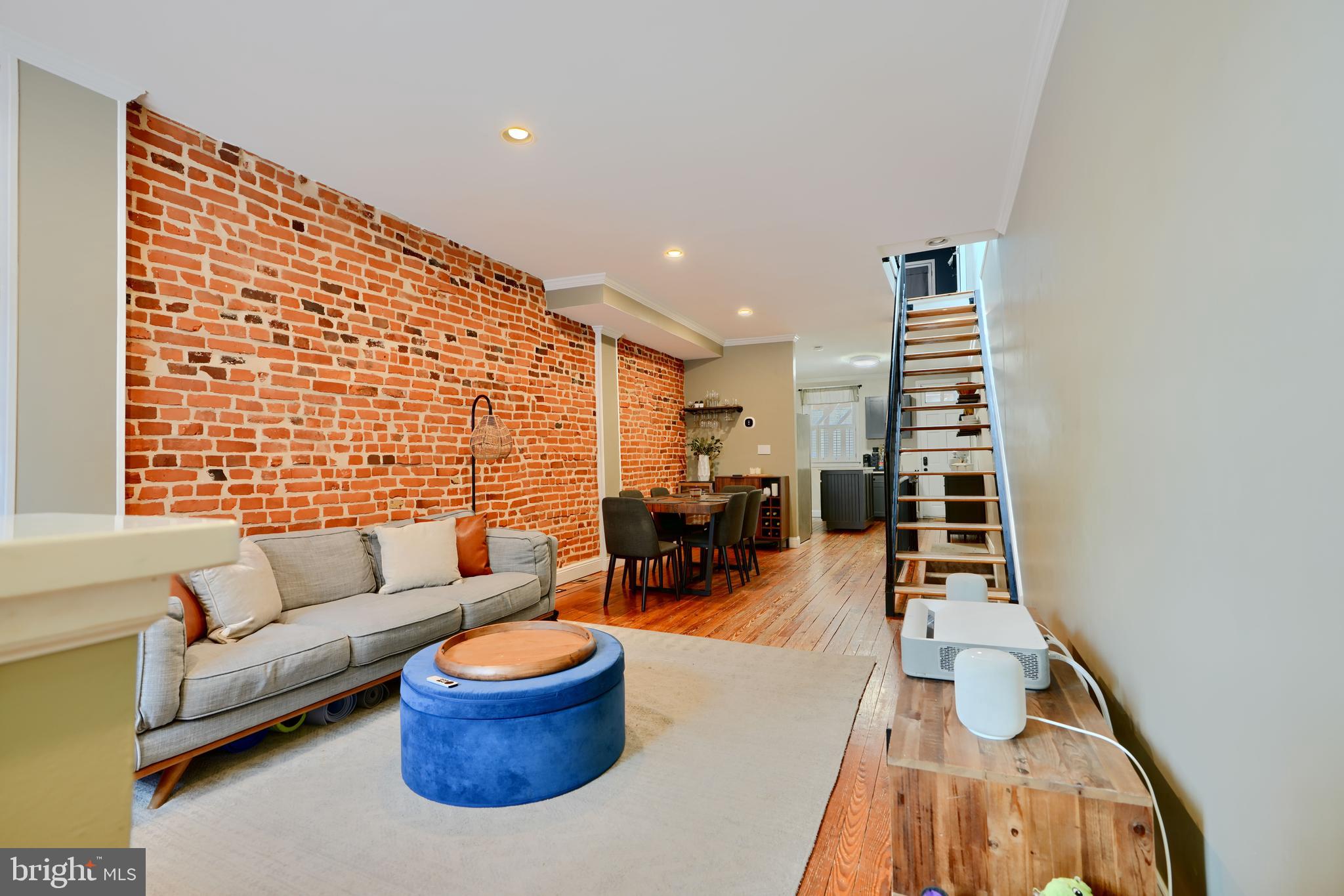 3406 Fait Ave