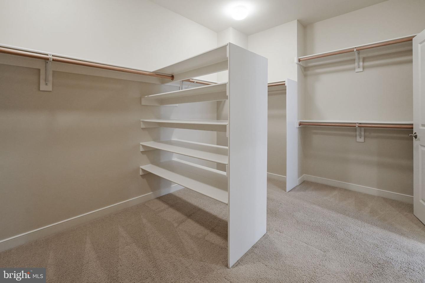 2718 Linden Ln