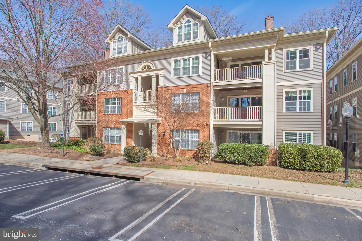 111 Timberbrook Ln #201