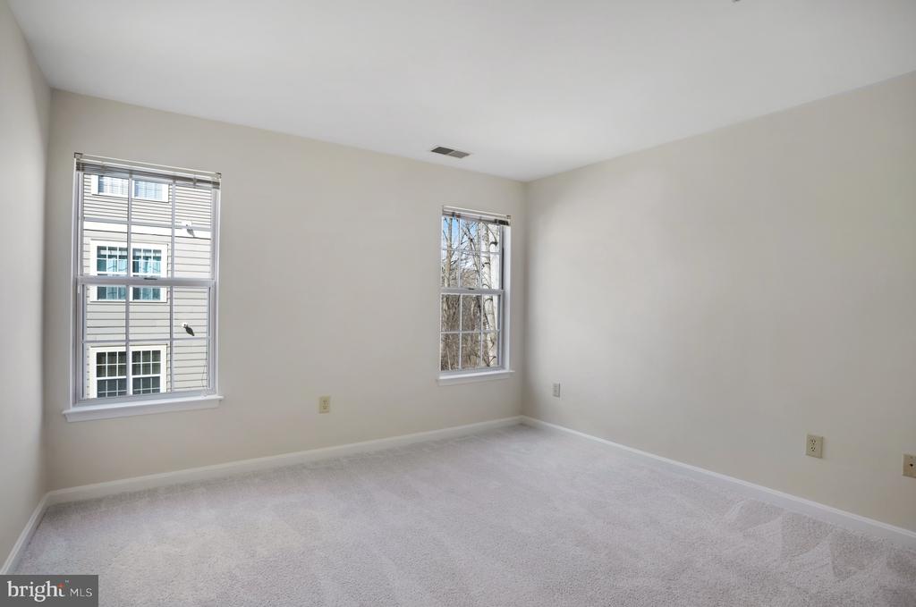 111 Timberbrook Ln #201