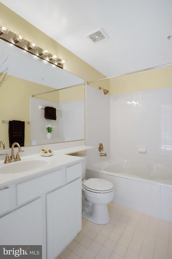 111 Timberbrook Ln #201