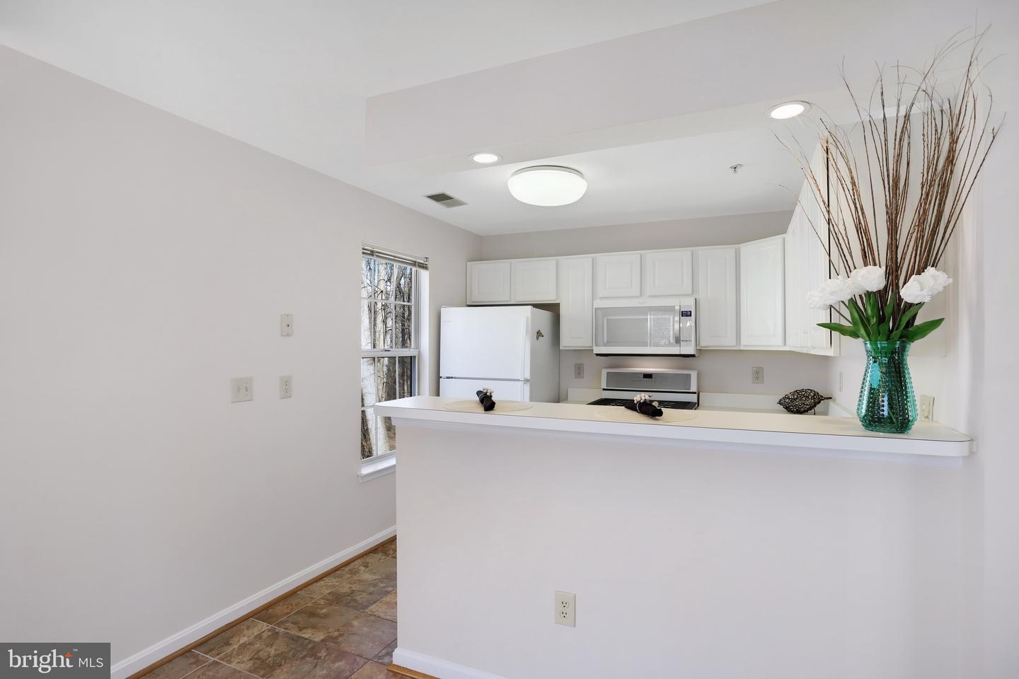 111 Timberbrook Ln #201