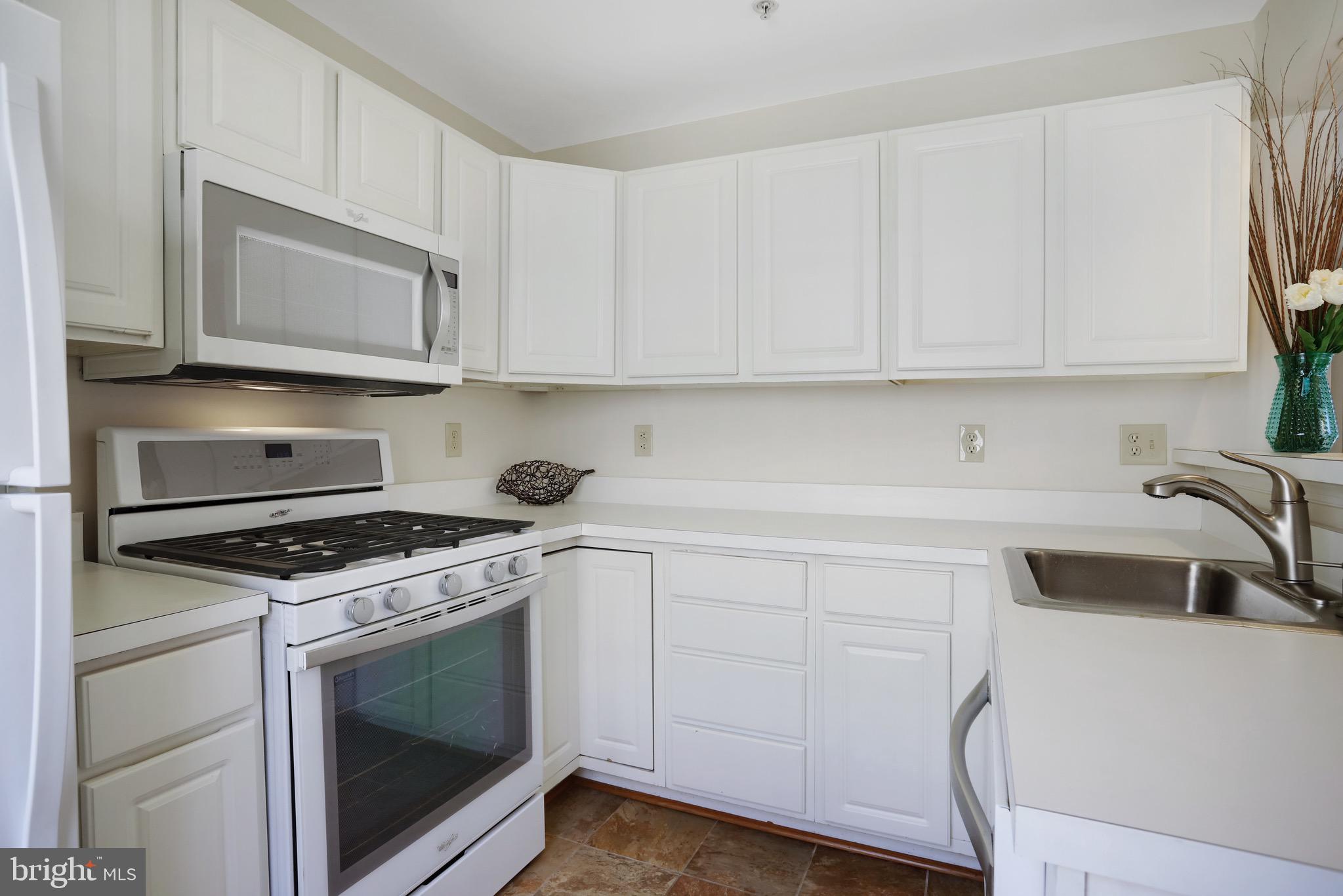 111 Timberbrook Ln #201