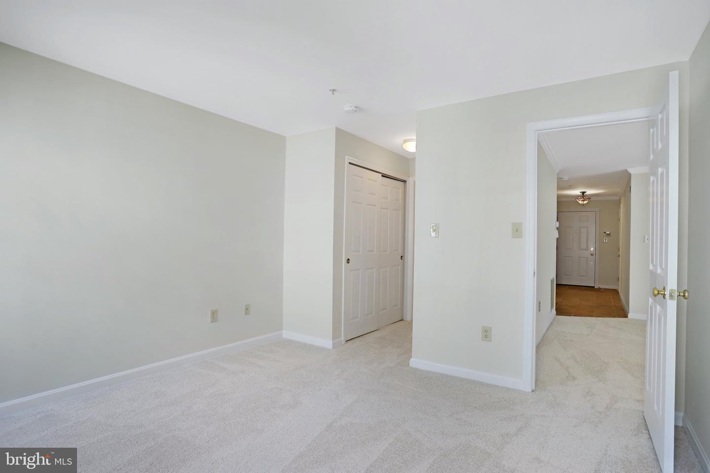 111 Timberbrook Ln #201