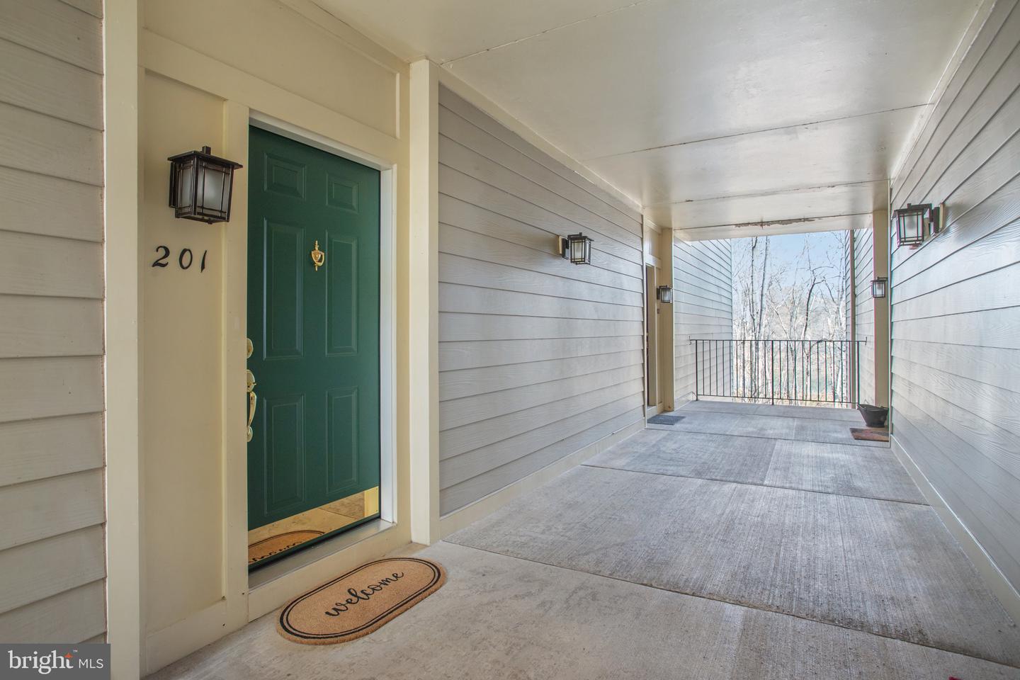 111 Timberbrook Ln #201