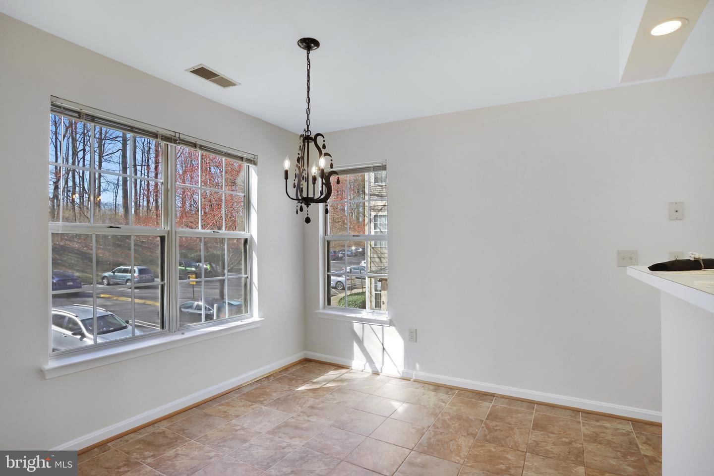 111 Timberbrook Ln #201