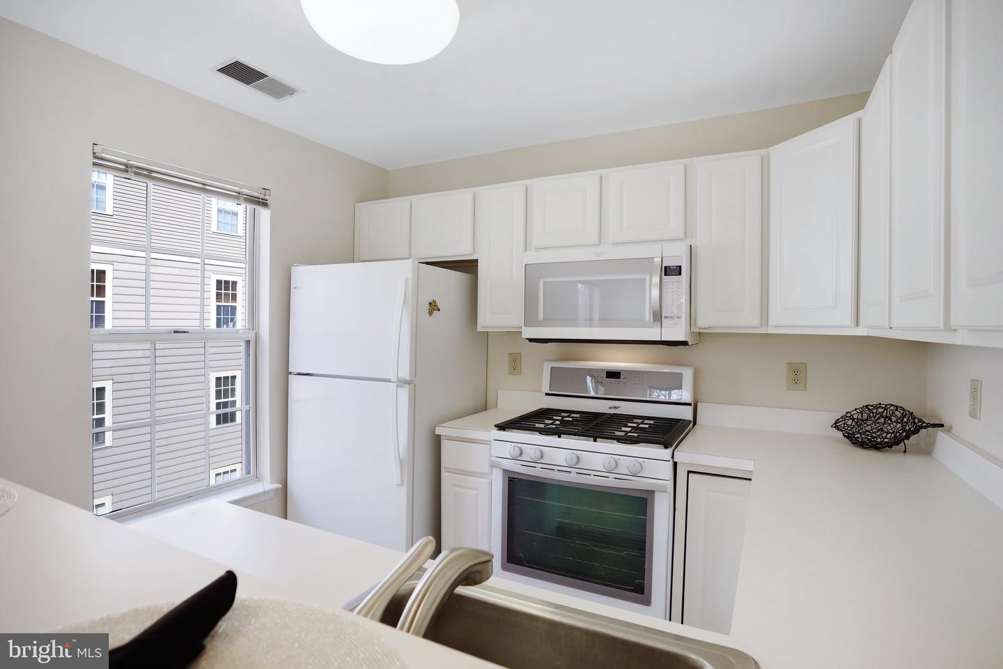 111 Timberbrook Ln #201