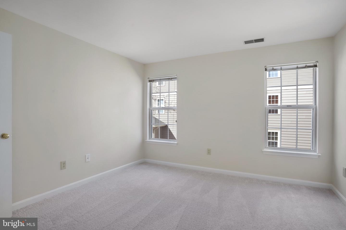 111 Timberbrook Ln #201