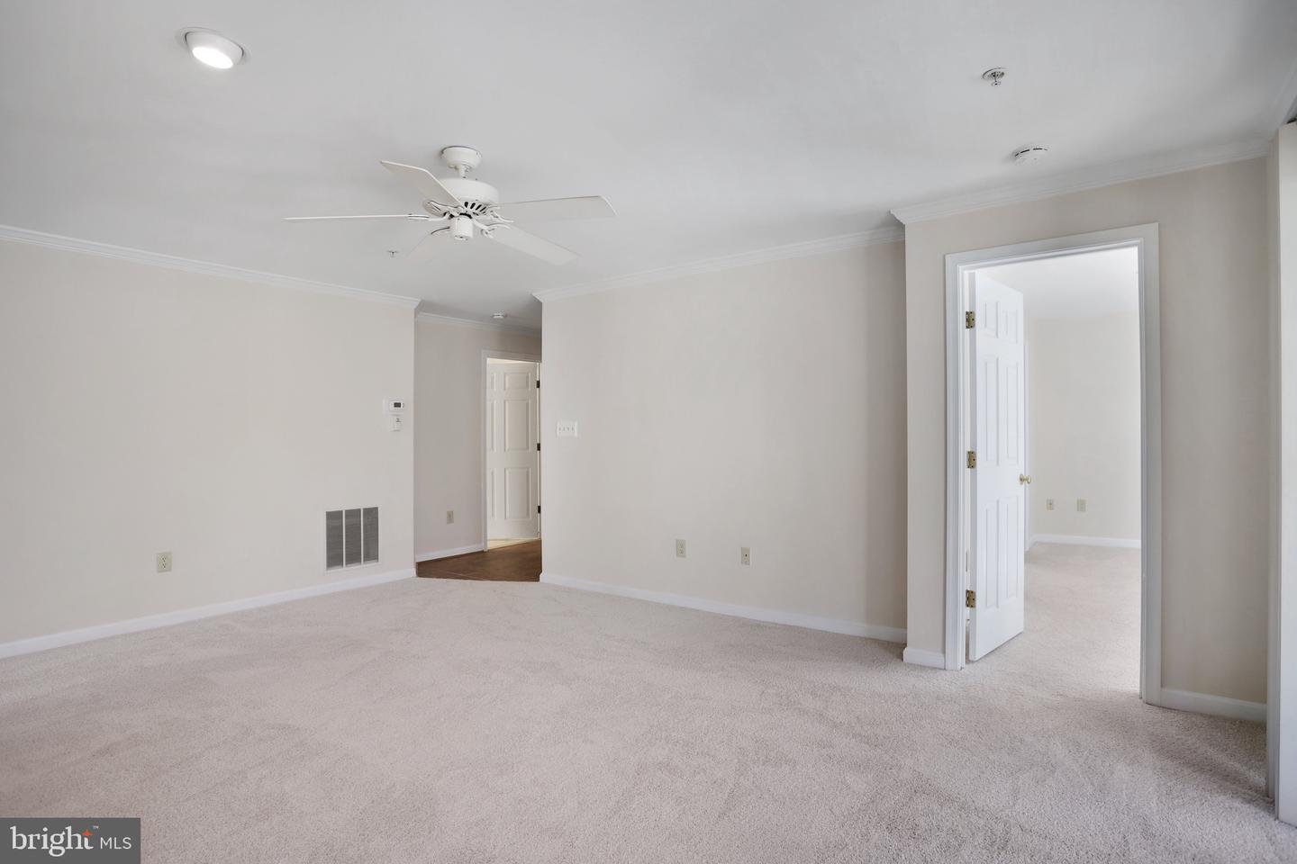 111 Timberbrook Ln #201