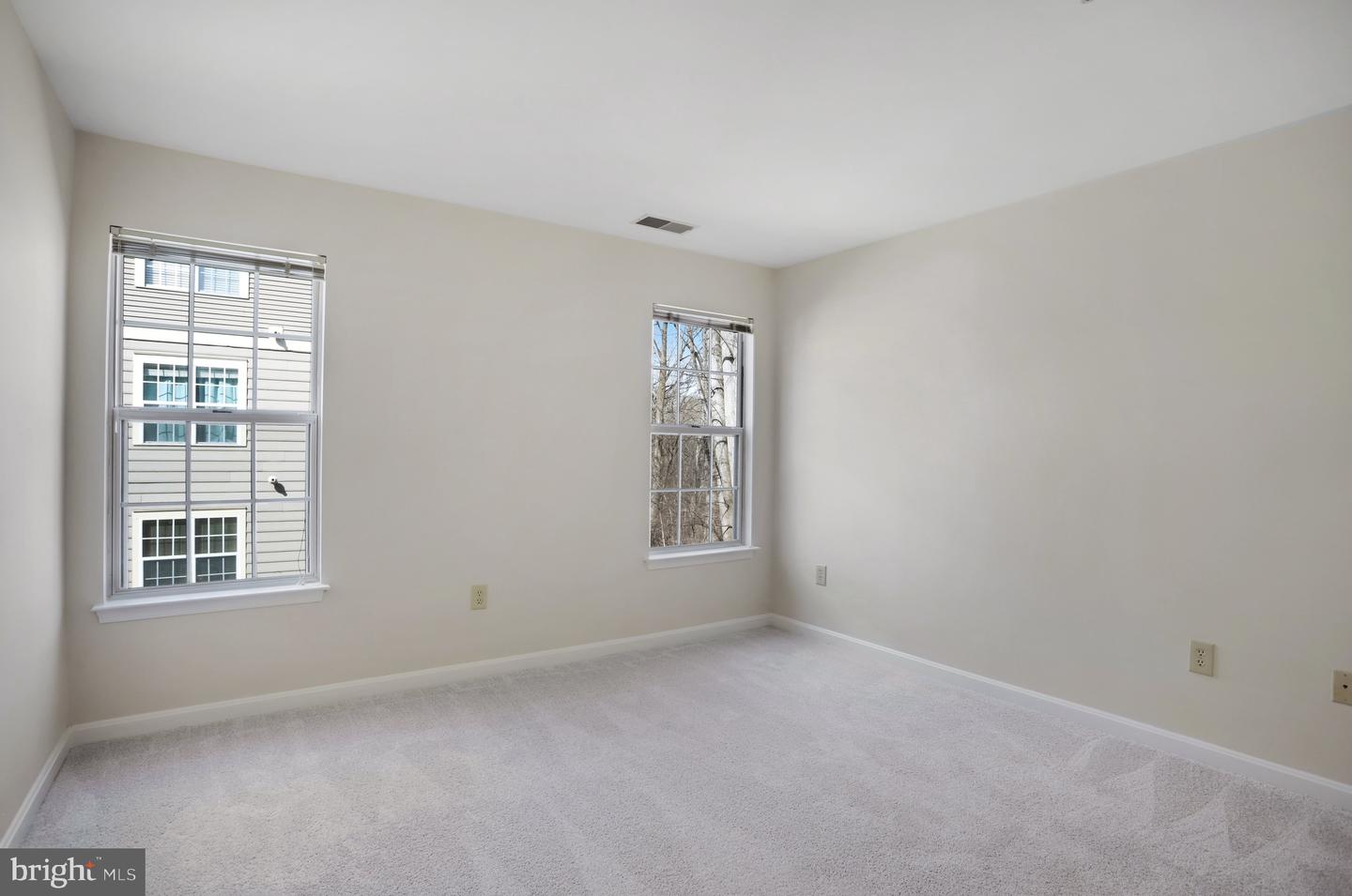 111 Timberbrook Ln #201