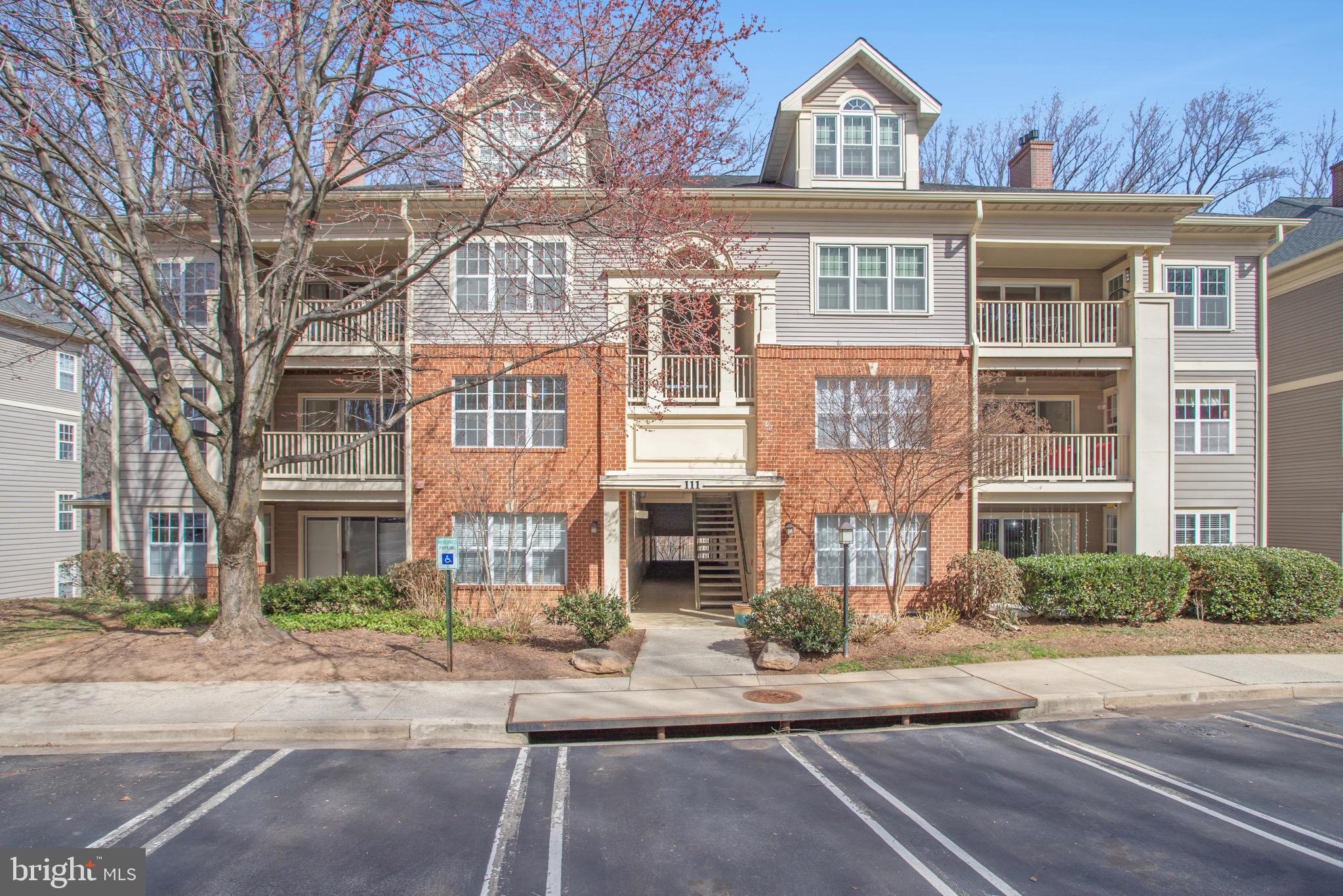 111 Timberbrook Ln #201