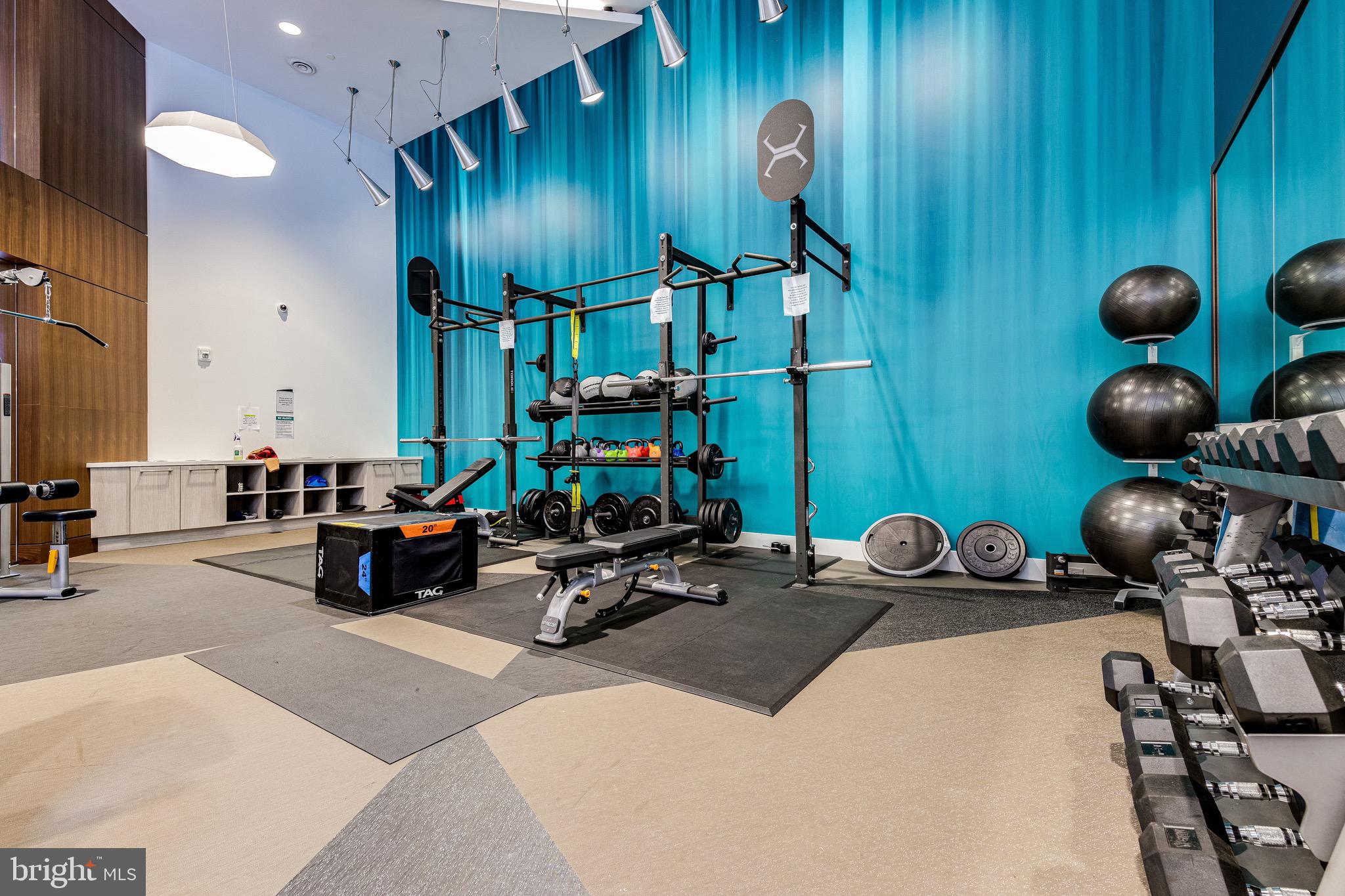 145 RIVERHAVEN DR #135