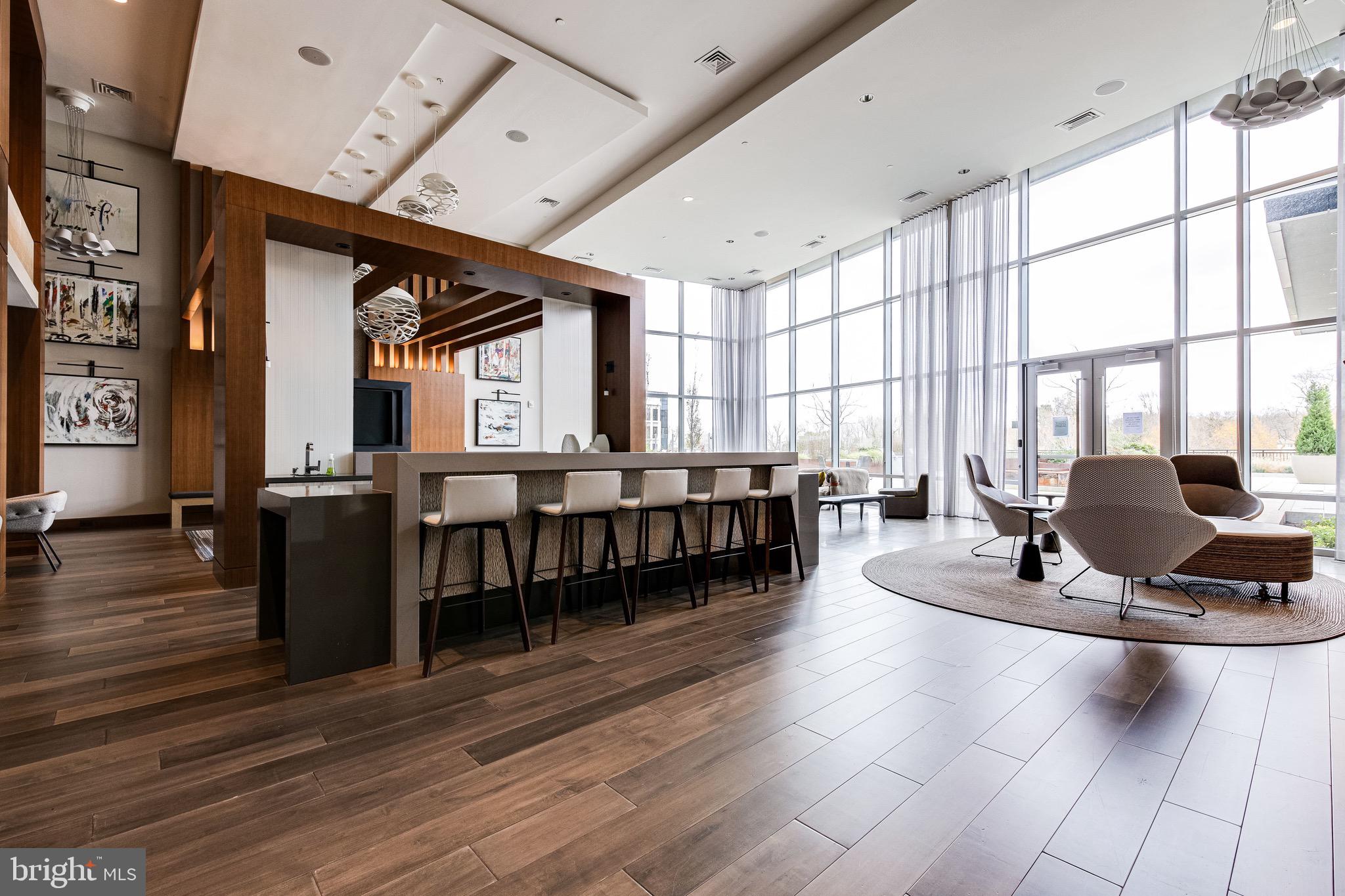 145 RIVERHAVEN DR #135