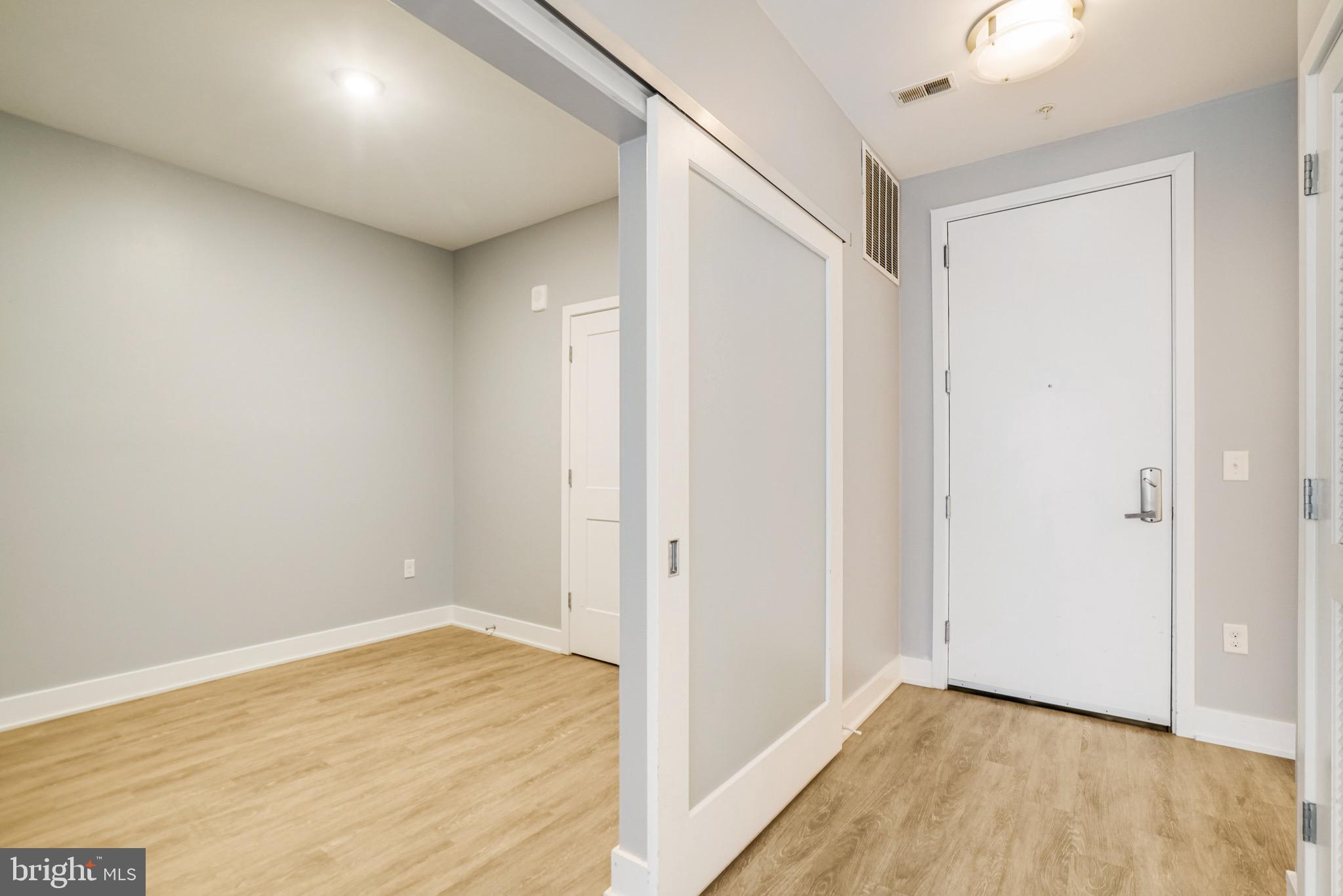 145 RIVERHAVEN DR #135