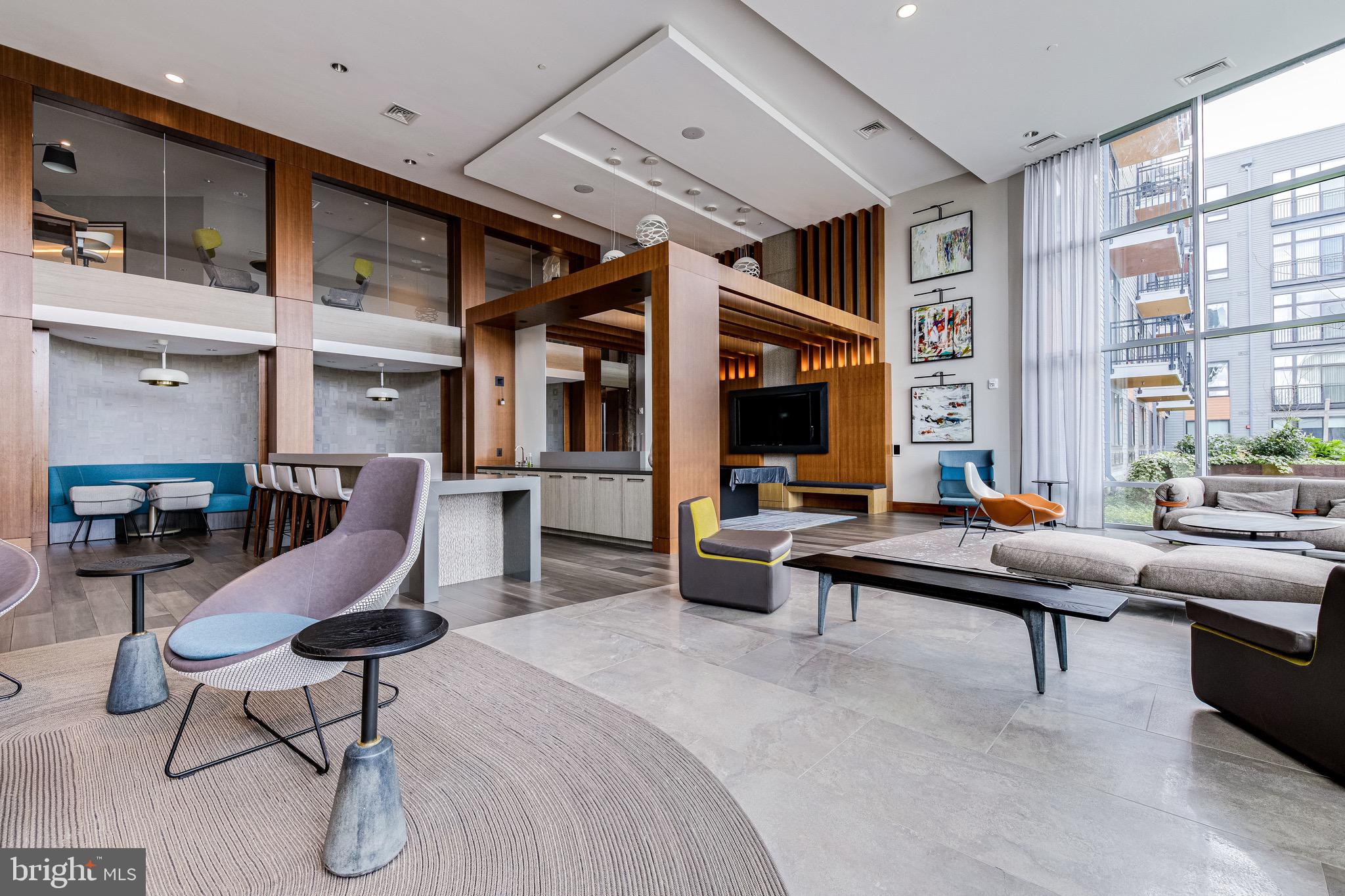 145 RIVERHAVEN DR #135