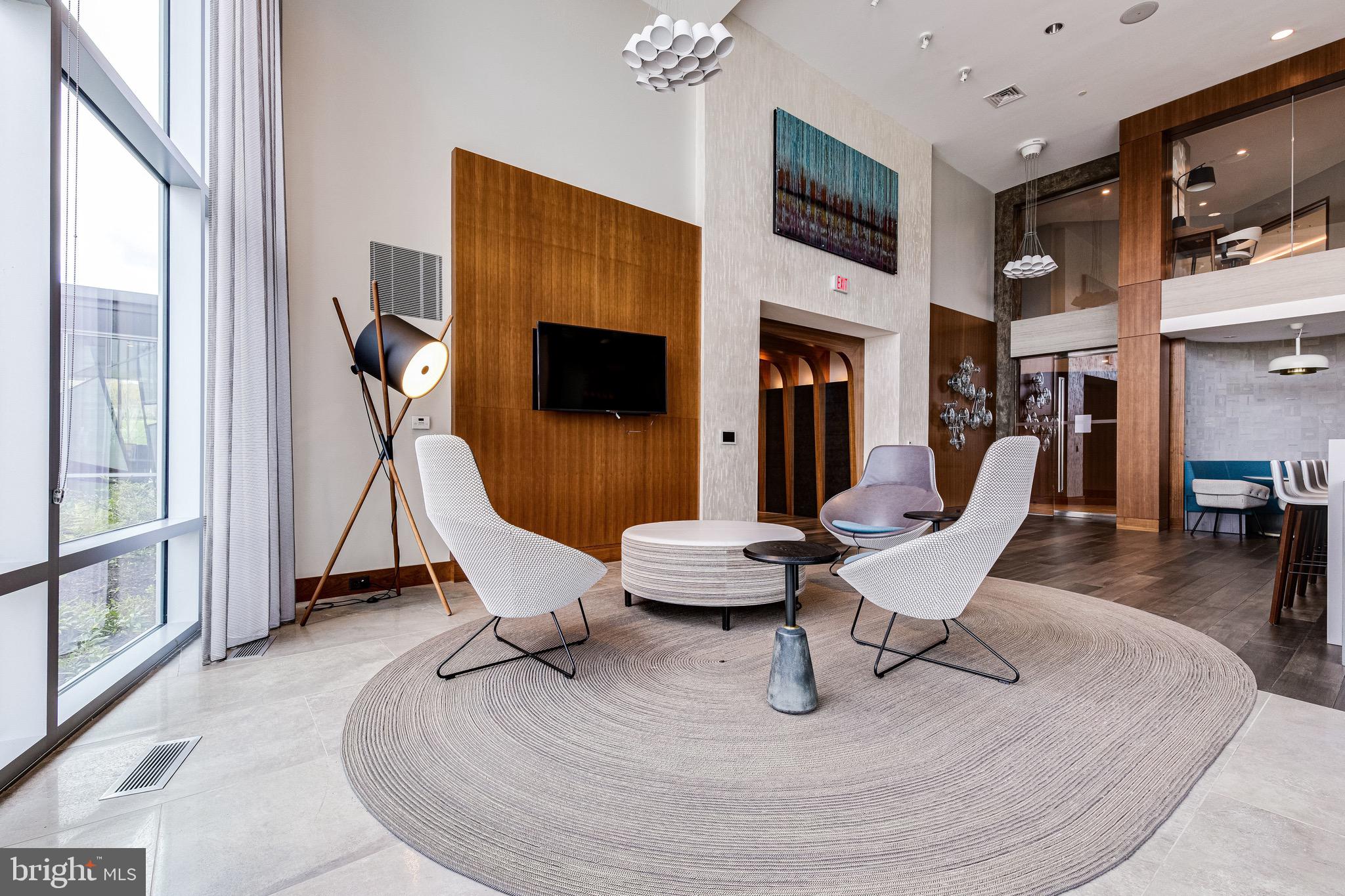 145 RIVERHAVEN DR #135