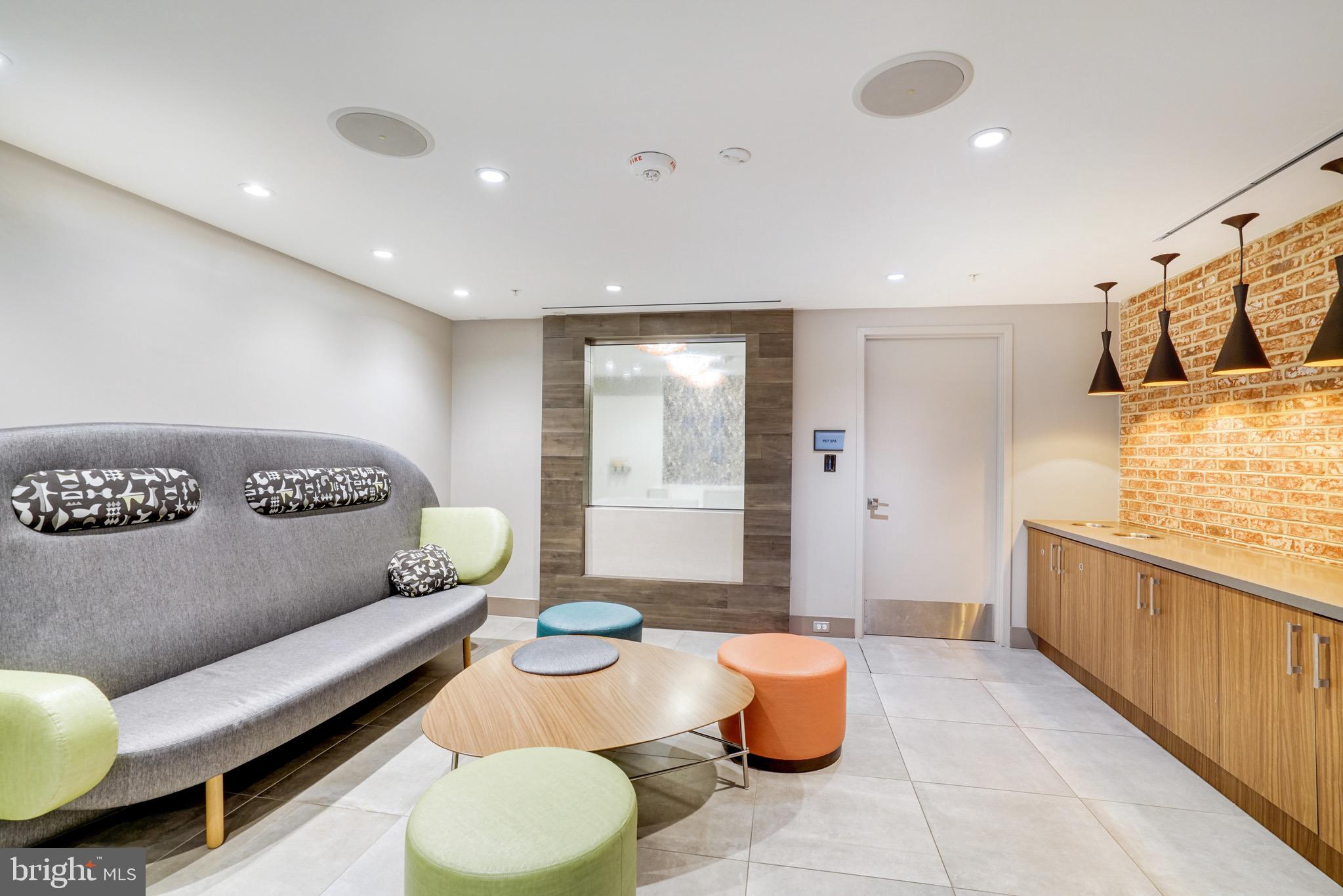 145 RIVERHAVEN DR #135