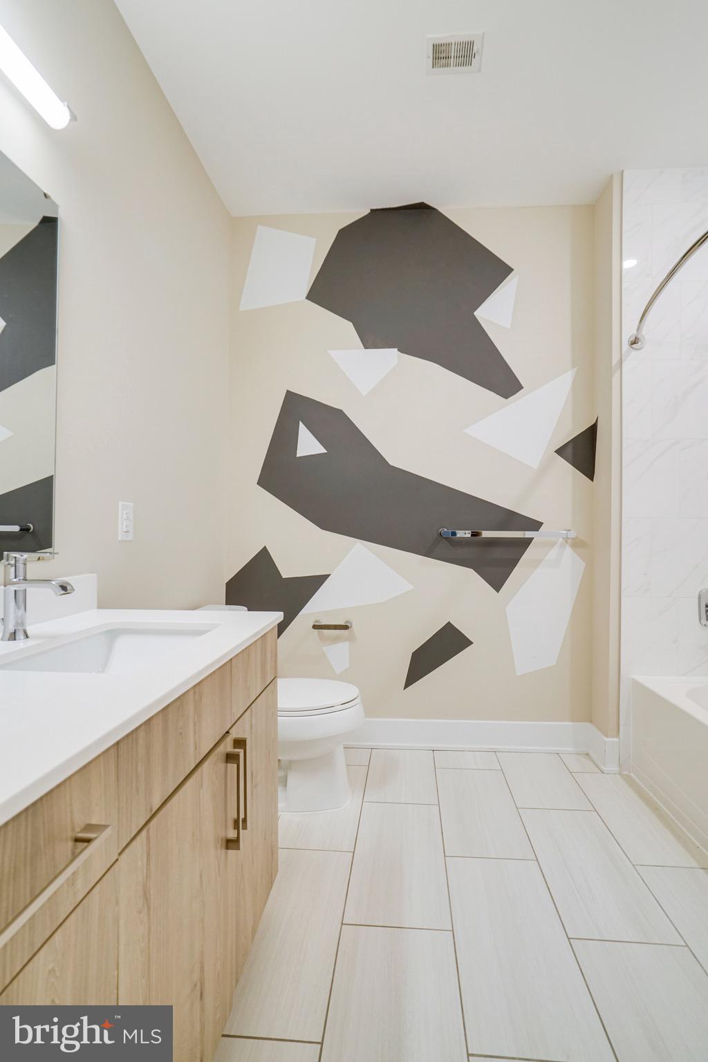 145 RIVERHAVEN DR #135