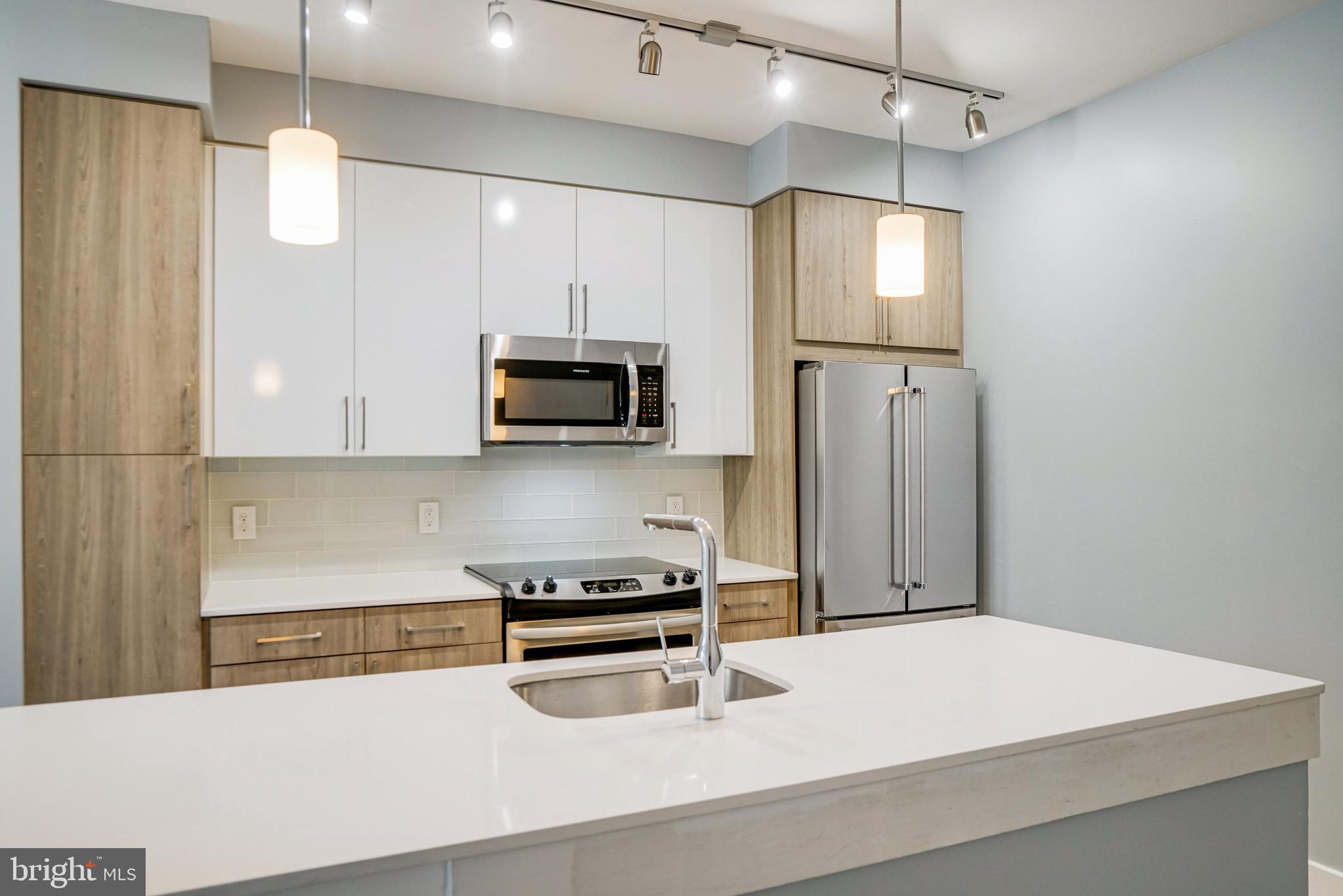 145 RIVERHAVEN DR #135