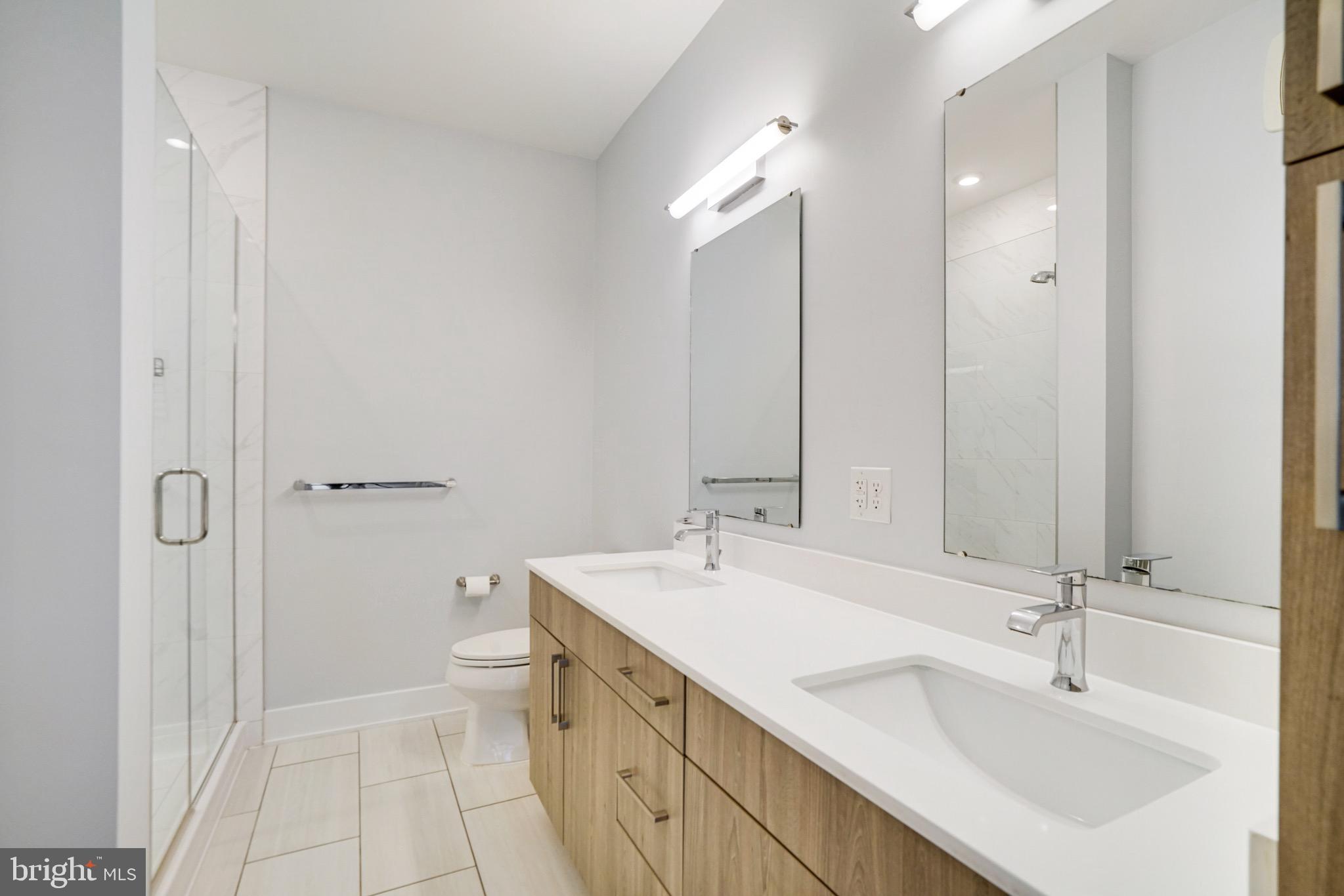 145 RIVERHAVEN DR #135