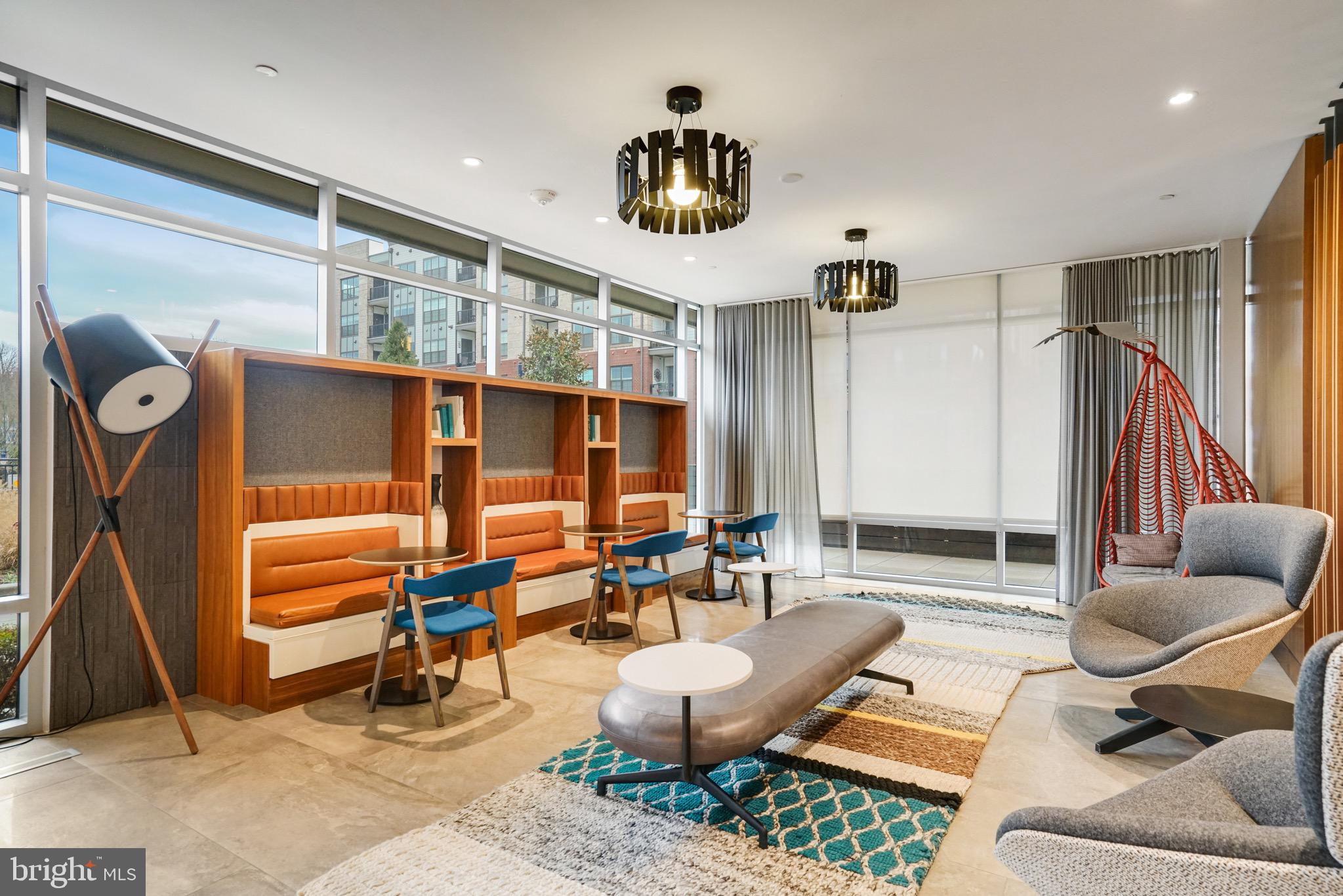 145 RIVERHAVEN DR #135