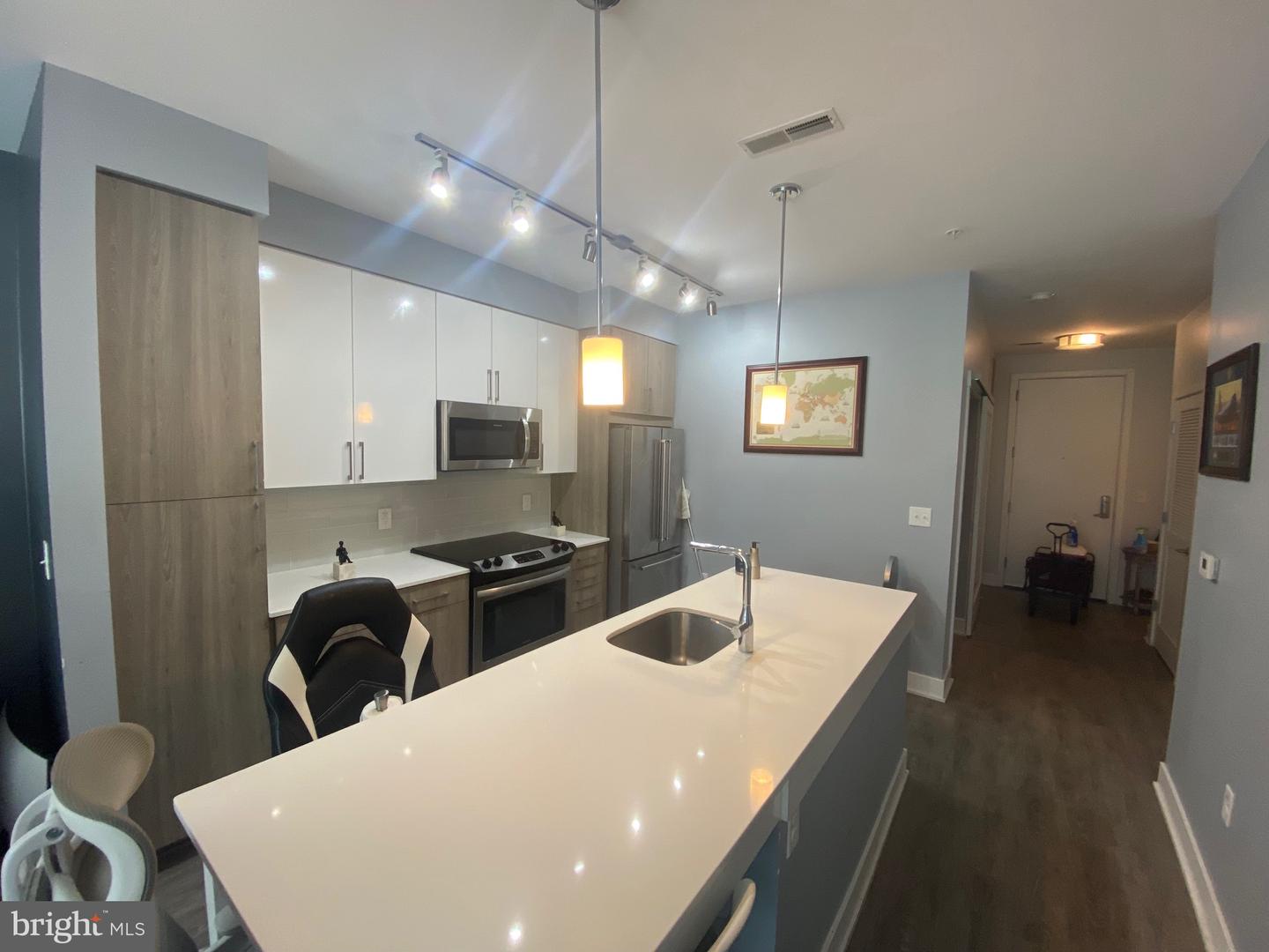 145 RIVERHAVEN DR #135