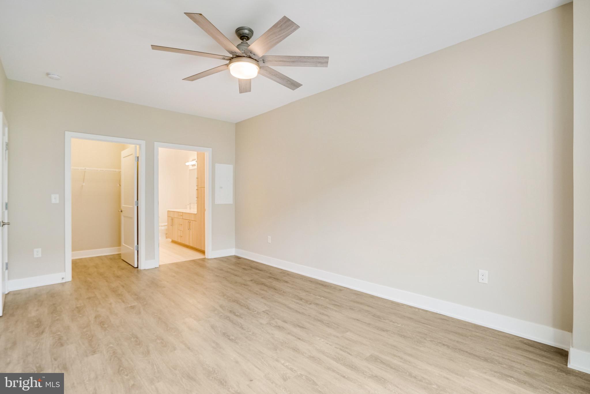 145 RIVERHAVEN DR #135