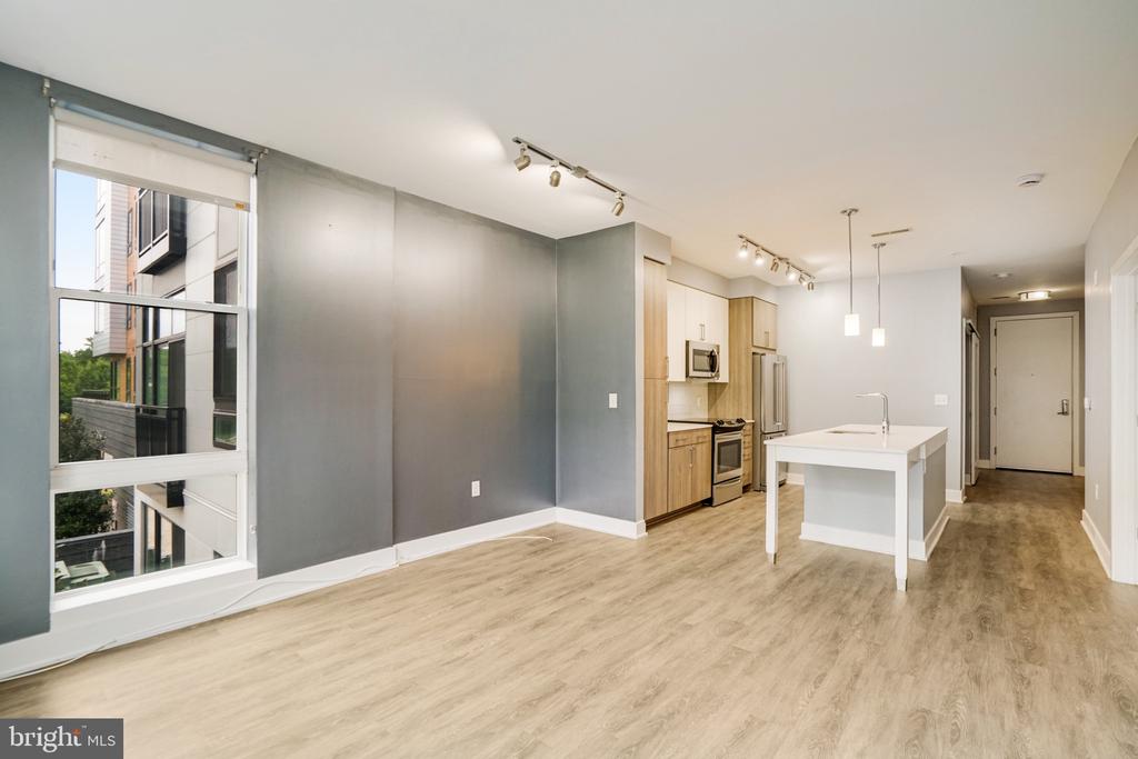 145 RIVERHAVEN DR #135