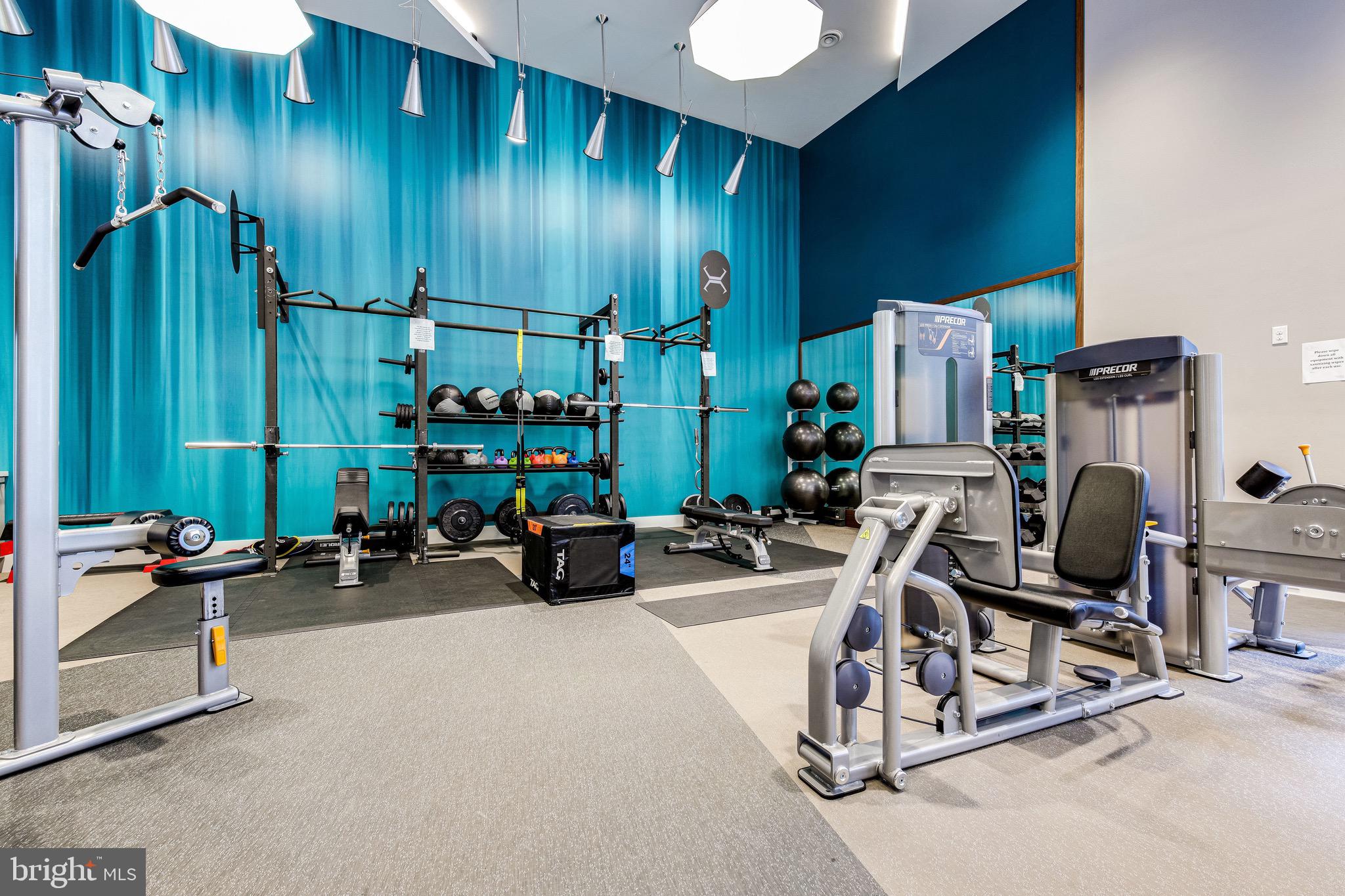 145 RIVERHAVEN DR #135