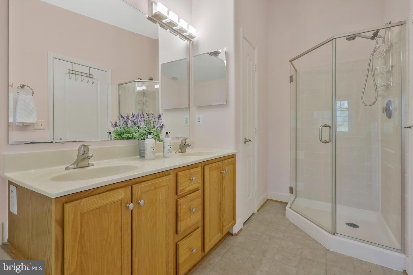 3915 Kathryn Jean Ct