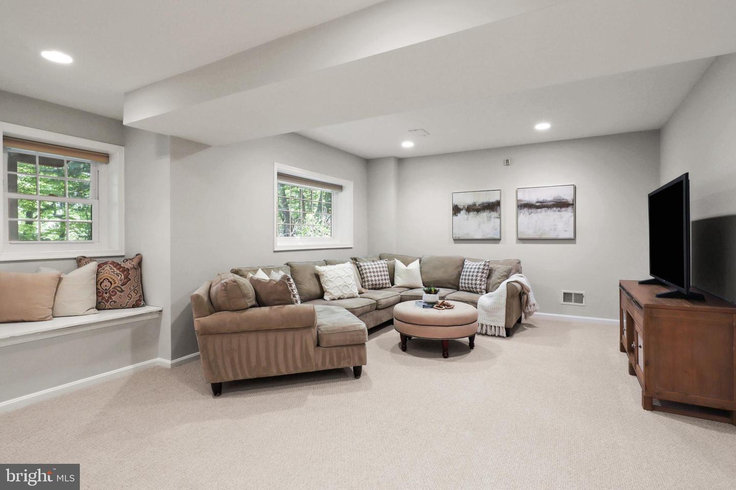 3744 Center Way
