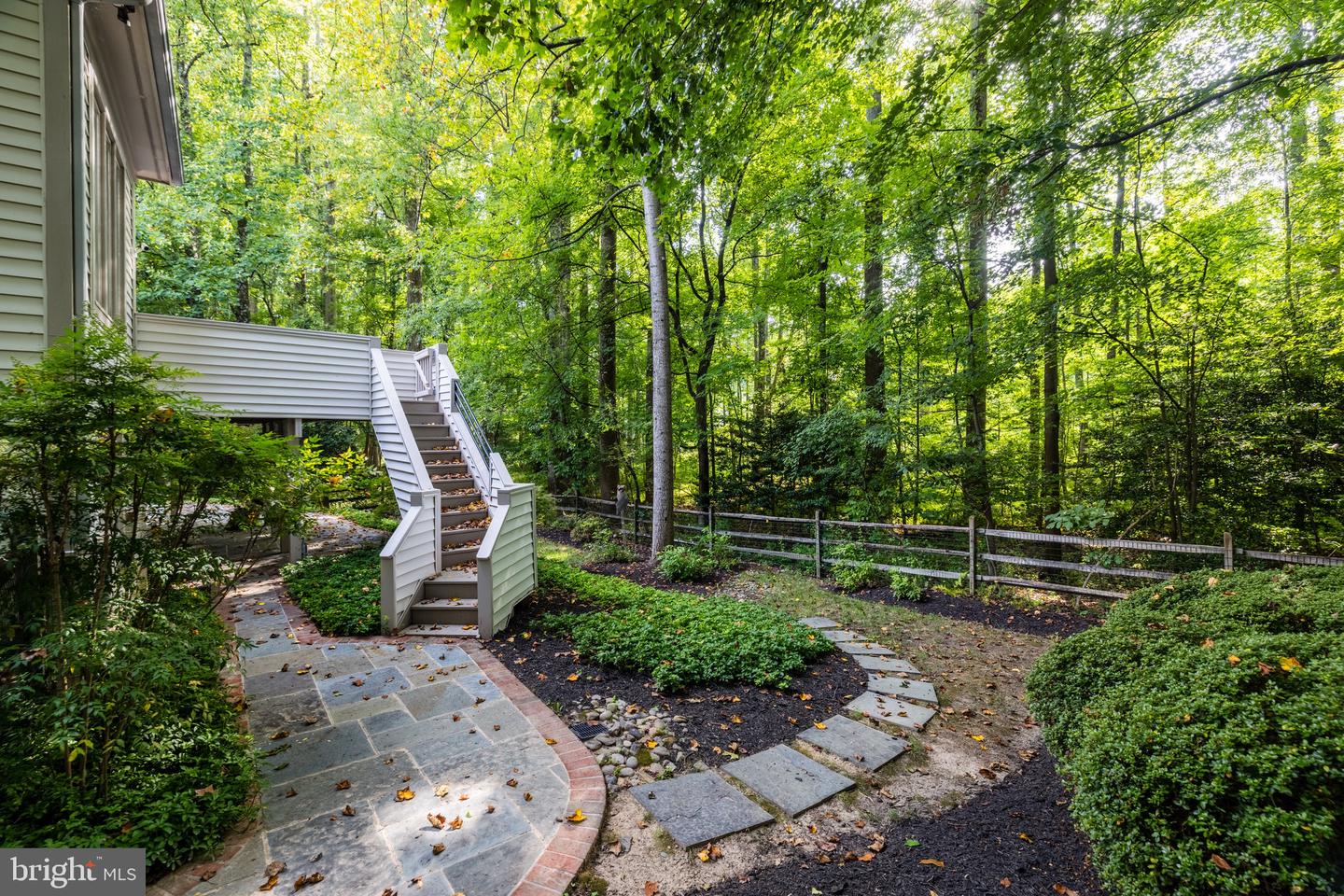 1100 Water Pointe Ln
