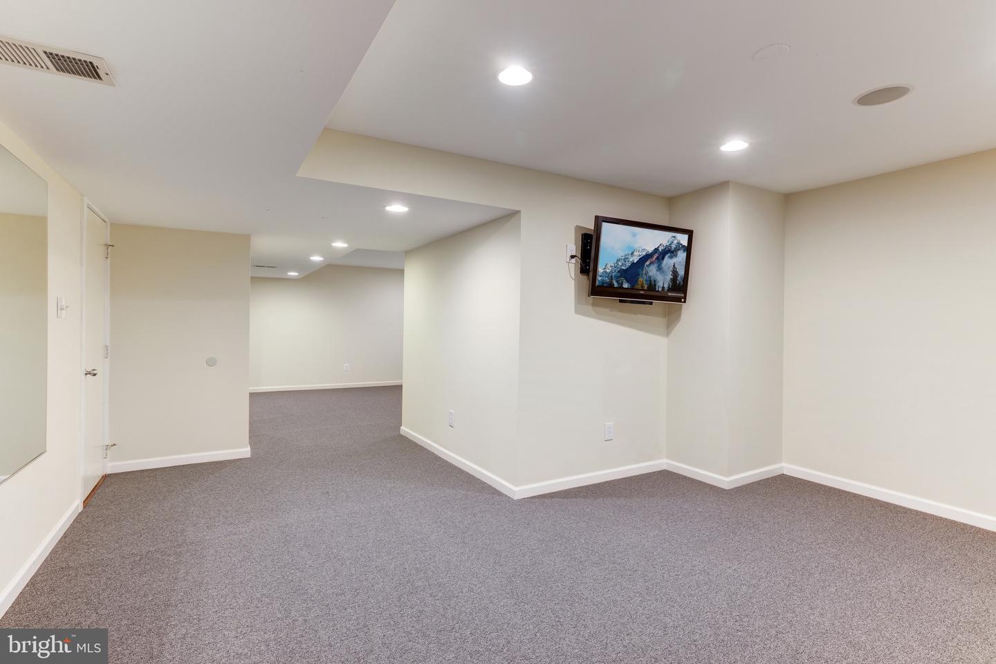 1100 Water Pointe Ln