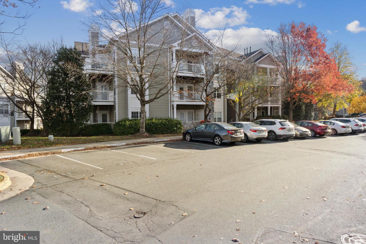 1712 Lake Shore Crest Dr #14