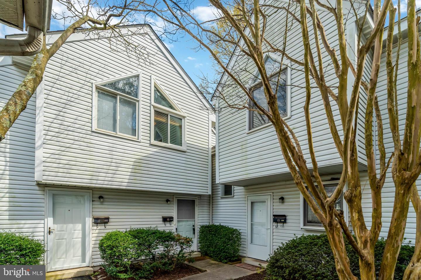 805 Locust St #6