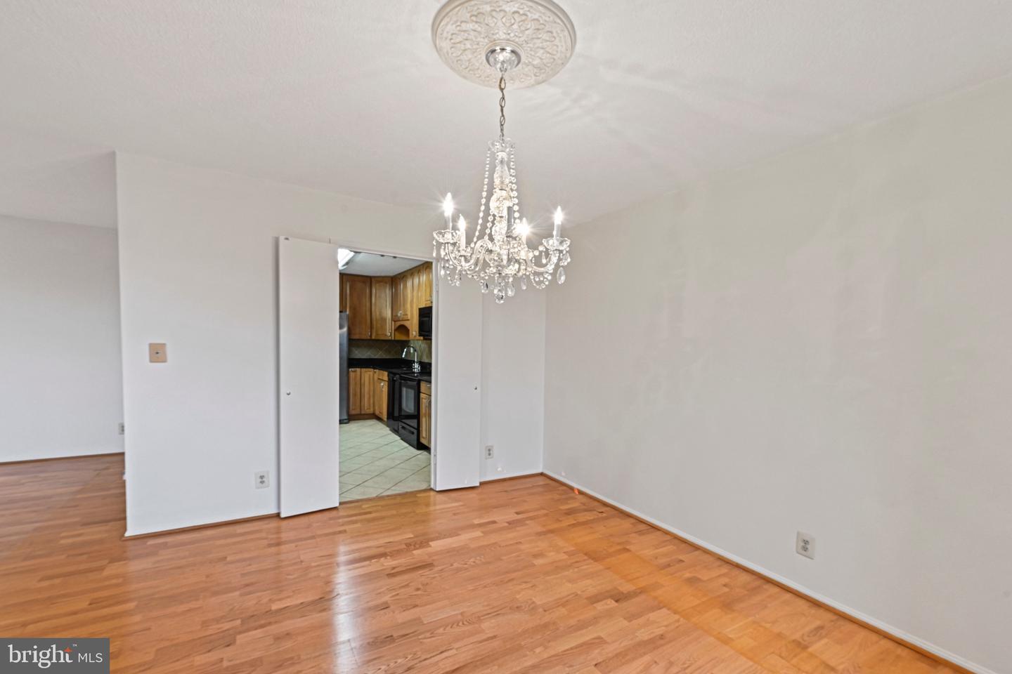 8340 Greensboro Dr #821