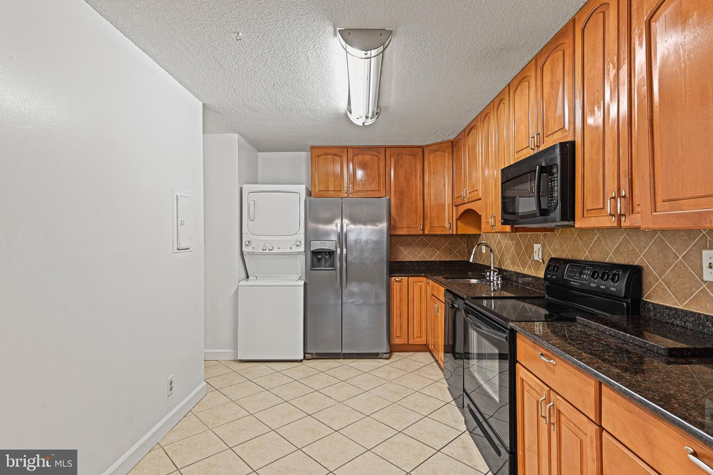 8340 Greensboro Dr #821