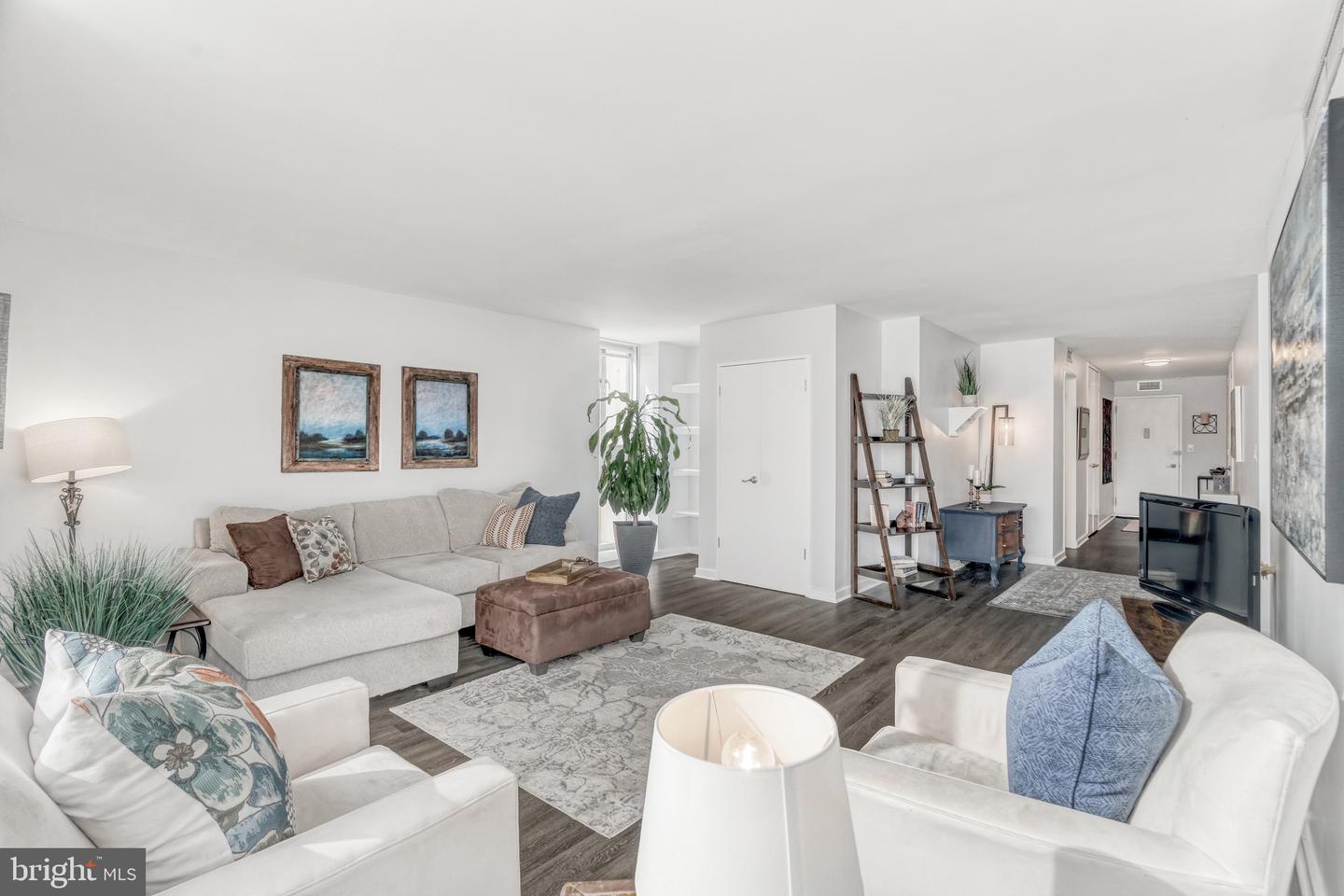 11400 Washington Plz W #303
